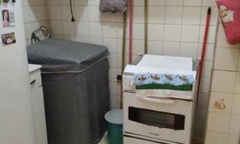 Imagem 2: Alugo um quarto em Copacabana para moça!