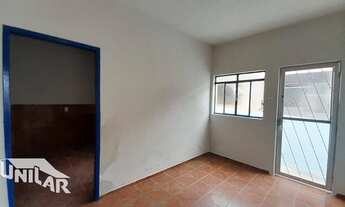 Imagem 2: Casa com 1 dormitório para alugar, 36 m² por R$ 600,00/ano - Voldac - Volta Redonda/RJ