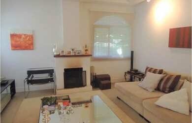 Imagem 3: Casa para Venda em Cotia, Granja Viana, 4 dormitórios, 1 suíte, 5 banheiros, 5 vagas