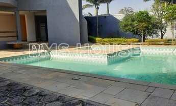 Imagem 2: Casa para Venda em Carapicuíba, Granja Viana, 4 dormitórios, 3 suítes, 5 banheiros, 13 vag