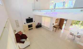 Imagem 4: Casa para Locação em Carapicuíba, Granja Viana, 3 dormitórios, 3 suítes, 4 banheiros, 6 va