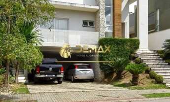 Imagem 5: Sobrado de Luxo com Piscina no Condomínio Jaguary - 329m²