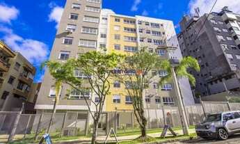 Imagem: 2 quartos ( 1 suíte), churrasqueira e 1