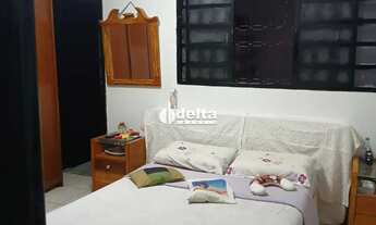 Imagem 2: Casa disponível para venda no bairro Cidade Jardim em Uberlândia MG