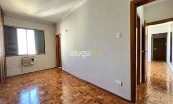 Imagem 7: Apartamento amplo no centro, com 03 dormitórios (01 suíte) rico em armários, 01 vaga, port