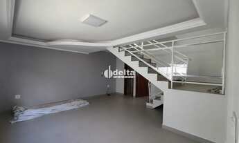 Imagem 5: Casa estilo sobrado residencial disponível para locação e venda no bairro Alto Umuarama em