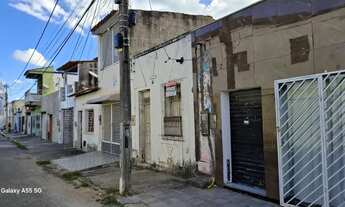Imagem 6: Aproveitem a oportunidade e comprem esta casa a 50 m da praça do Cruzeiro