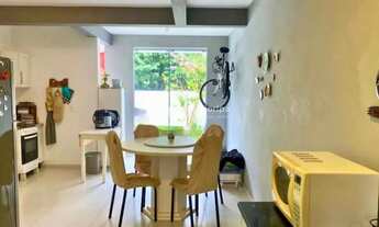 Imagem 7: Casa com 3 quartos, suíte, quintal e 2 vagas de garagem, a apenas 200 metros da praia no C