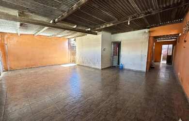 Imagem 2: Casa à venda no bairro Conjunto Residencial Dom Pedro I, São José dos Campos/SP