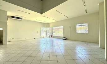 Imagem 2: Galpão estilo prédio comercial completo, com loja, na Vila Nova, para locação