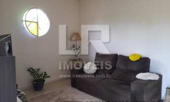 Imagem 4: Casa de esquina, com 2 quartos e amplo quintal, Excelente bairro *NI-02