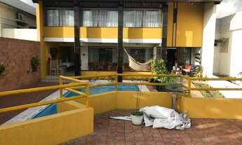 Imagem: Linda Casa em Frente ao Pátio de Eventos