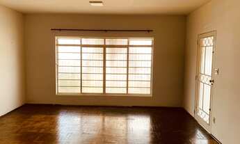 Imagem 3: Casa para venda com 188 m2, com 3 quartos (1 suíte), sala, na principal avenida de Brotas