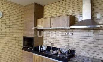 Imagem 2: Casa de Rua - Casa 3 quartos, sendo 3 suítes