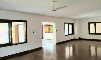 Imagem 2: Casa de condomínio para aluguel com 650 metros quadrados com 5 quartos