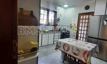 Imagem 5: Casa para Venda em Carapicuíba, Granja Viana, 3 dormitórios, 1 suíte, 2 banheiros, 2 vagas