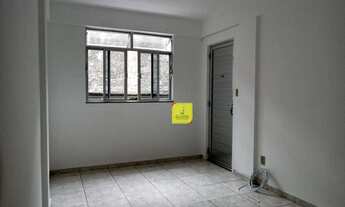 Imagem 3: Apartamento de fundos claro e silencioso, 2 quartos com área separada na avenida principal