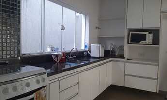 Imagem 6: Casa de condomínio sobrado para venda possui 210 metros quadrados com 4 quartos