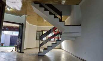 Imagem 3: Casa Duplex 3 quartos sendo 1 suíte, Hidromassagem. Terreno de 304m²