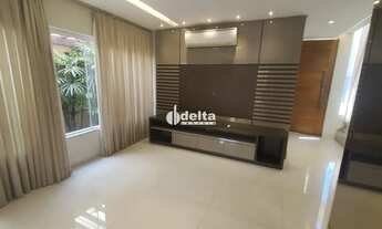 Imagem 2: Casa em condomínio com 03 suites disponível para locação no bairro Aclimação em Uberlândia