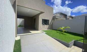 Imagem 2: CASA AMPLA COM JARDIM!