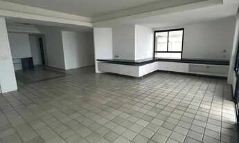 Imagem 2: Apartamento beira MAR, 234m² com planejados, 4 quartos sendo 3 suítes