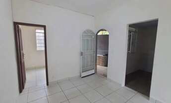 Imagem: Casa com 2 quartos para alugar em Belo Horizonte