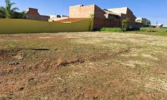 Imagem: Terreno de ESQUINA no Terras de Santa Maria