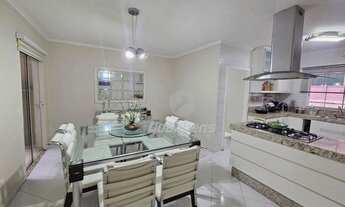 Imagem 3: Sobrado com 3 quartos sendo 1 suíte com closet e sacada à venda, 273 m² por R$ 850.000 - P