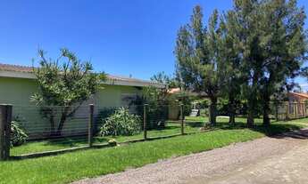 Imagem 2: Locação de temporada - Casa próxima ao mar com 03 dormitórios no Centro de Xangri-Lá/RS