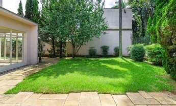 Imagem 5: Muita sofisticação no Jardim América, casa bem conservada, próximo a Praça Adolpho Bloch!