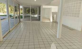 Imagem 4: Alugo excelente casa (380m2) solta em Aldeia-km.9 a 200mts da pista com 4suites...piscina