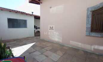 Imagem 4: Casa à venda no bairro Barreiro de 4 quartos