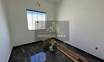 Imagem 4: Vendo casa com 03 quartos sendo 01 suíte, garagem coberta, amplo espaço para construir pis