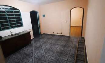 Imagem 1: Aluga casa a 2km da estação de guaianazes