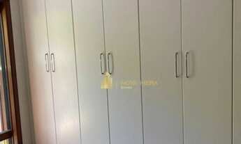 Imagem 4: Casa aconchegante e excelente acabamento, semi mobiliado em condomínio na região de Alphav