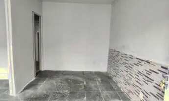 Imagem 7: Imóvel bem localizado à venda 2/4 2 banheiros 1 suíte área de serviço