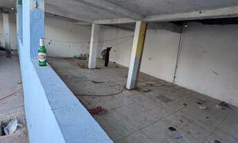 Imagem 5: Casa com área grande com piscina e etc