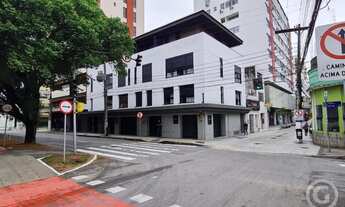 Imagem 2: Alugue um confortável studio mobiliado no Centro de Florianópolis