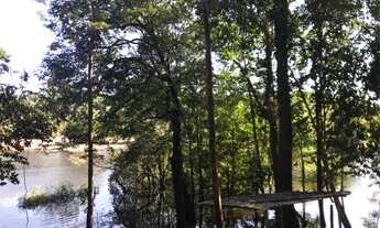 Imagem 3: Terreno na beira do rio