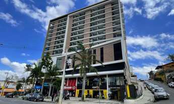 Imagem: Quarto e sala, de frente para Avenida, com