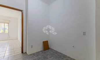 Imagem 7: Três dormitórios no bairro cristal com pátio, churrasqueira e garagem fechada