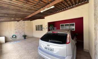 Imagem 2: Vendo casa com 3 quartos e amplo quintal - R$ 700.000,00