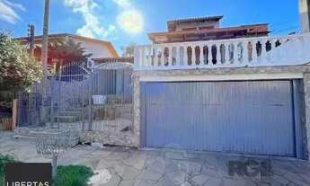 Imagem: Sobrado em Porto Alegre, no bairro Vila