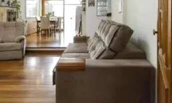 Imagem 5: Casa em Porto Alegre, no bairro Ipanema, com 3 dormitório(s), e 3 banheiros, à v