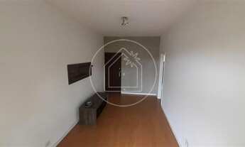 Imagem 5: Varanda com vista livre. 02 quartos + dependência completa