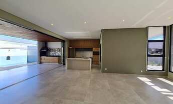 Imagem 7: Casa de condomínio térrea para venda possui 214 metros quadrados com 3 quartos