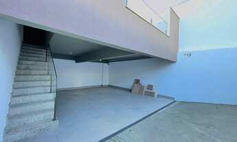 Imagem 2: MARAVILHOSA CASA GEMINADA DUPLEX, COM ENTRADA INDIVIDUAL, LOCALIZADA NO BAIRRO SANTA AMÉ