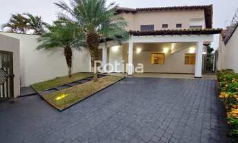 Imagem 3: Casa para aluguel, 5 quartos, 3 suítes, 3 vagas, Cidade Jardim - Uberlândia/MG