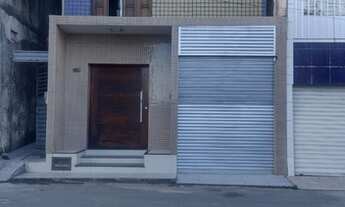 Imagem: Casa 2/4, 2 banheiros, cozinha, quintal